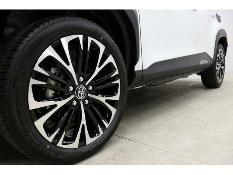 YARIS CROSS