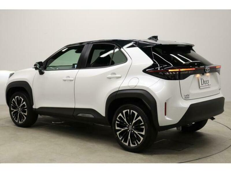 YARIS CROSS