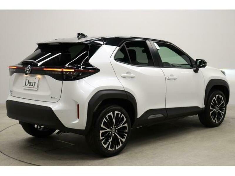 YARIS CROSS