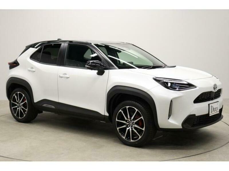YARIS CROSS