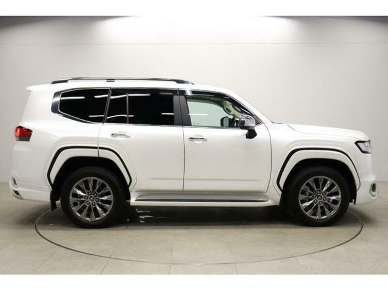 LAND CRUISER