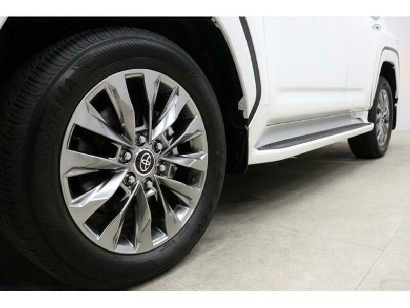 LAND CRUISER