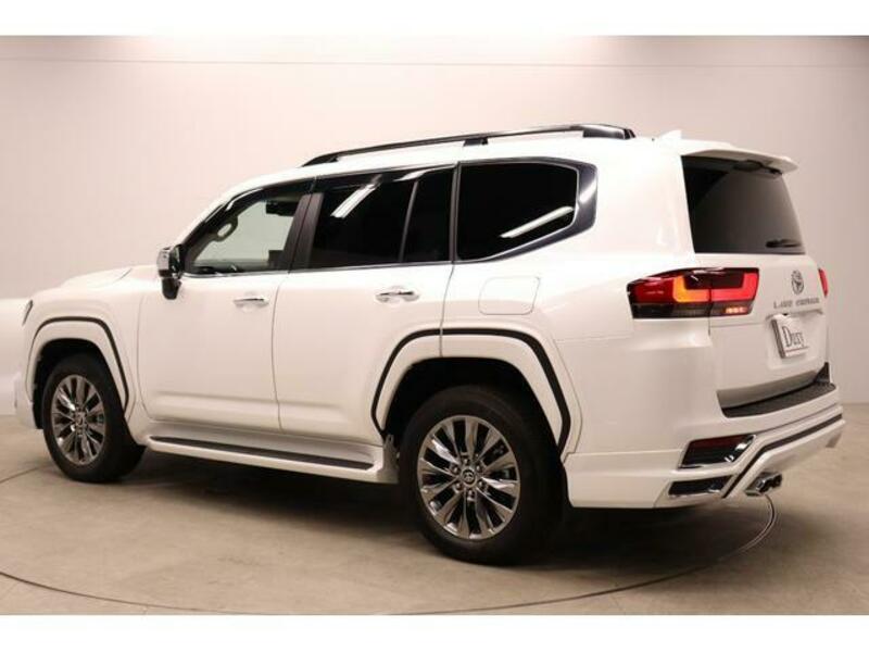 LAND CRUISER