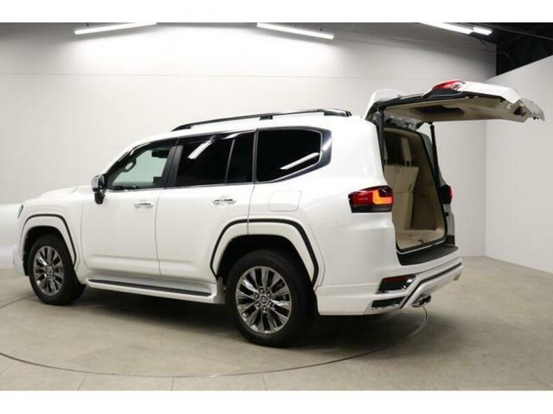 LAND CRUISER