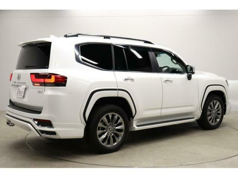 LAND CRUISER