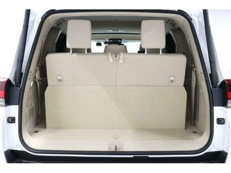 LAND CRUISER