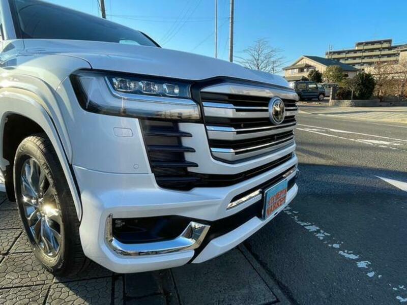 LAND CRUISER