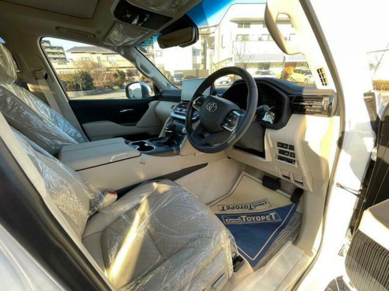 LAND CRUISER