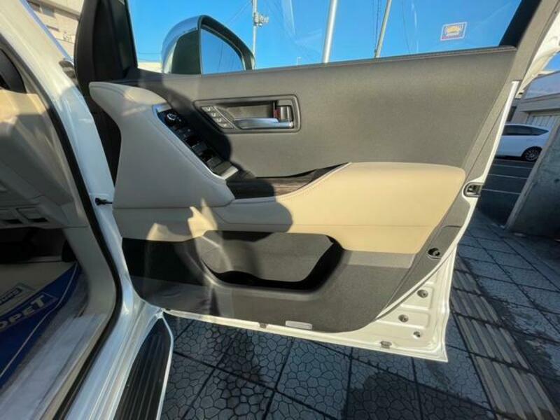 LAND CRUISER