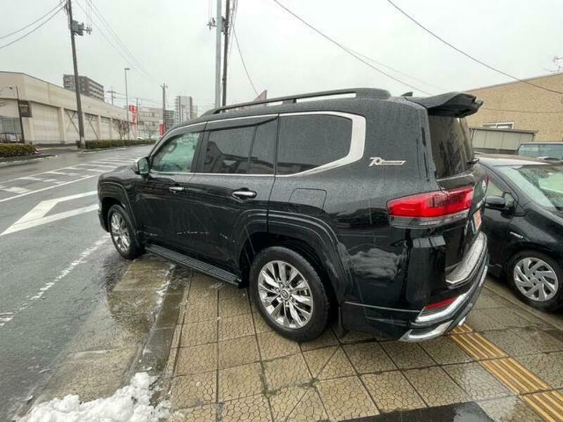 LAND CRUISER