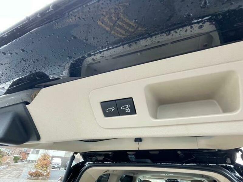 LAND CRUISER