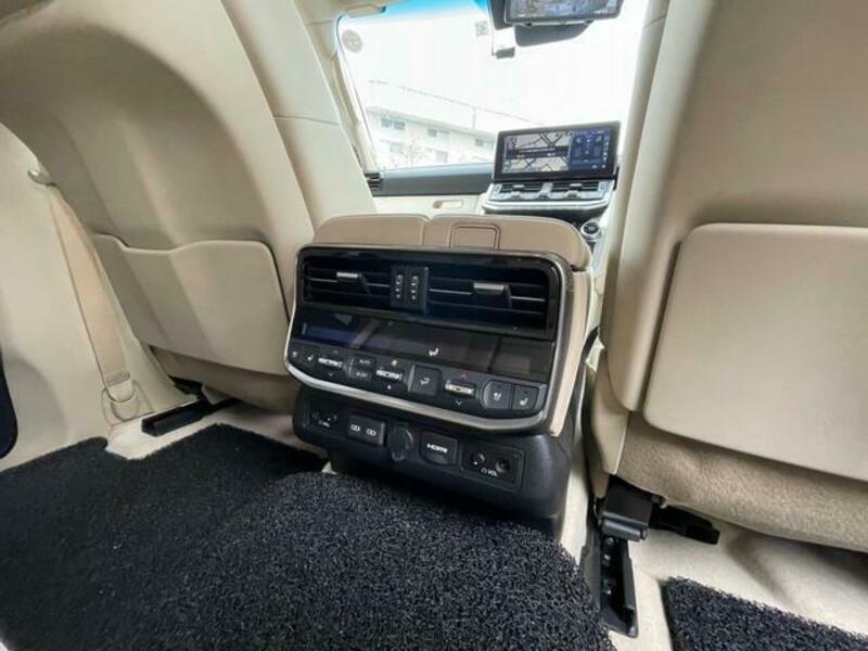 LAND CRUISER