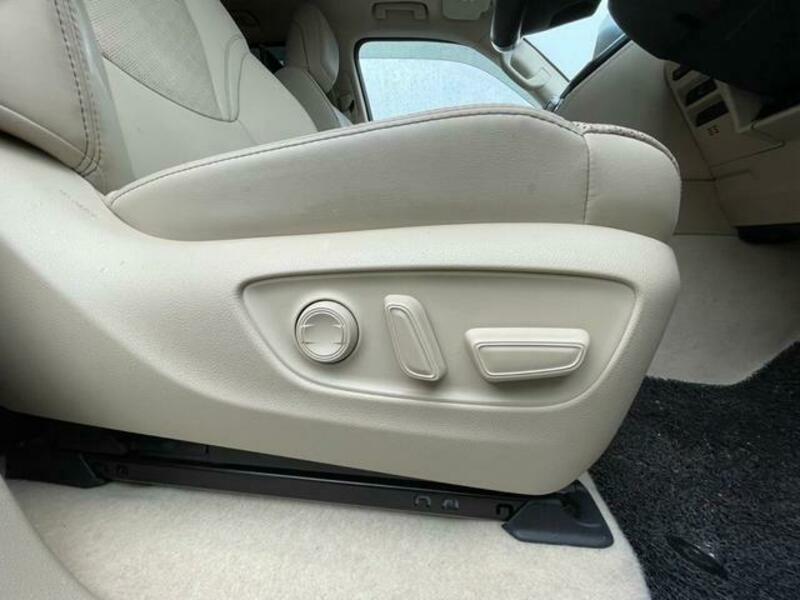 LAND CRUISER