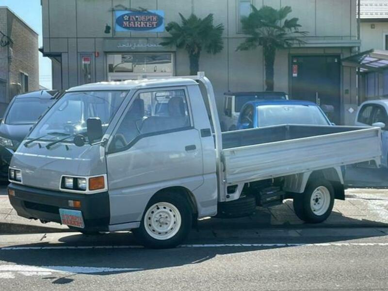 MITSUBISHI DELICA TRUCK