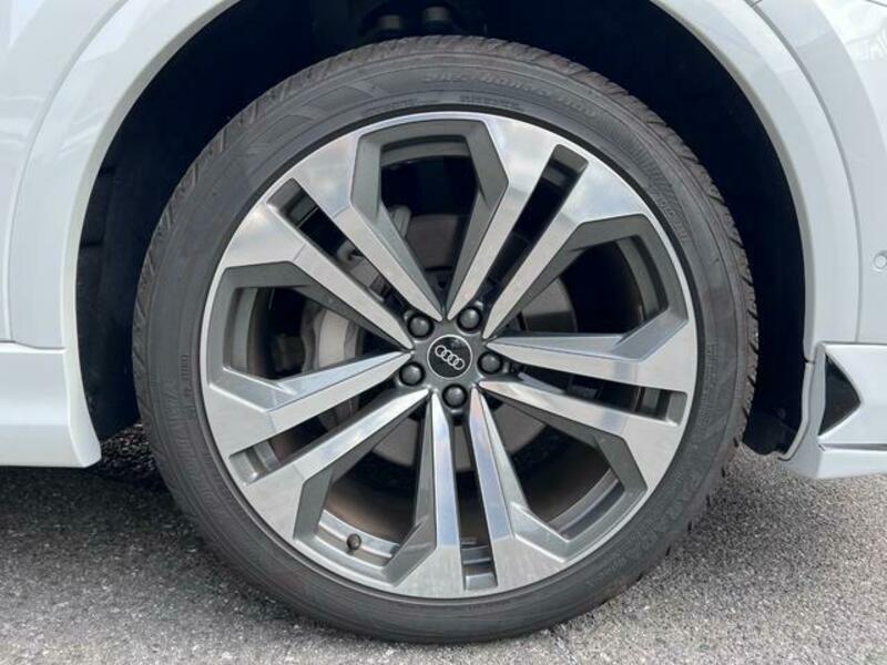 Q8