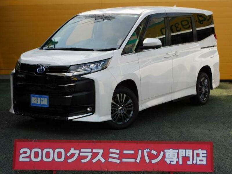TOYOTA NOAH