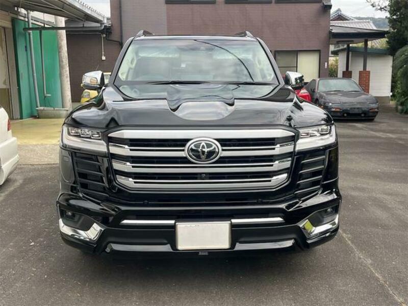 LAND CRUISER