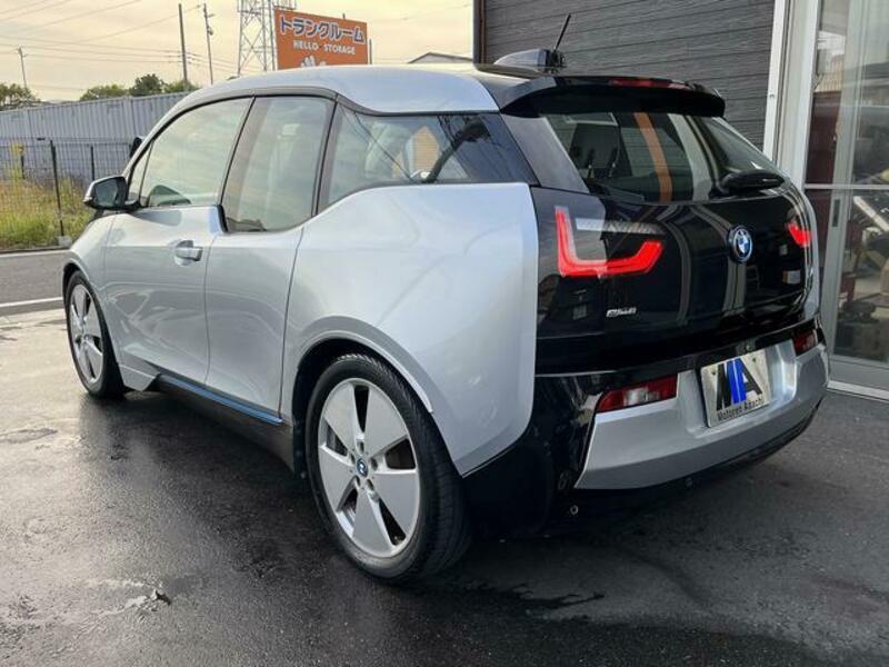 i3