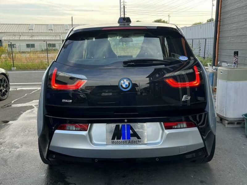 i3
