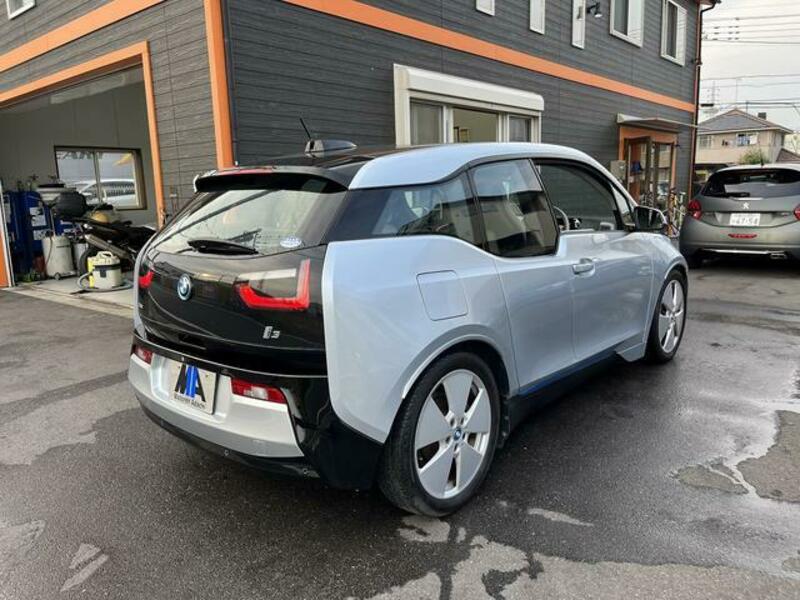 i3