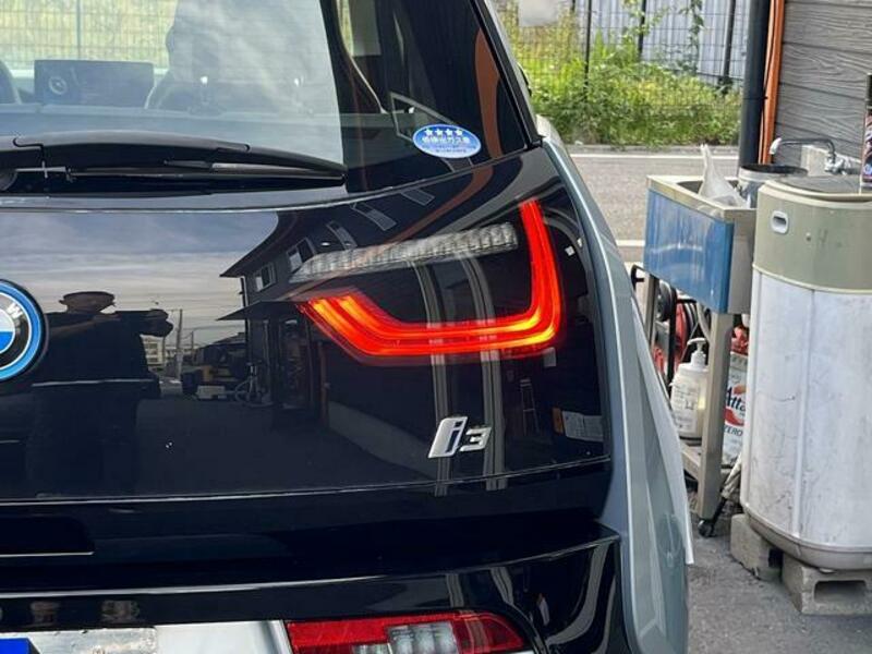 i3