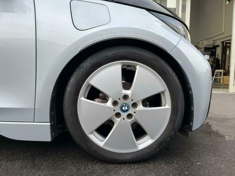 i3