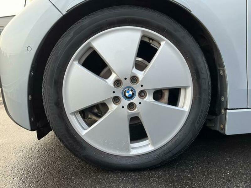 i3