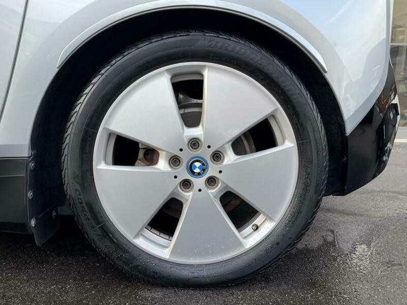 i3