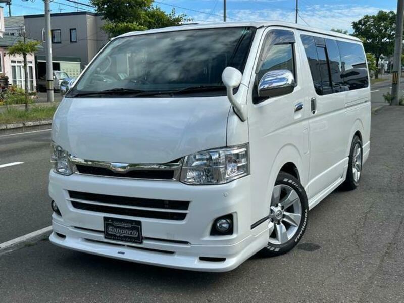 TOYOTA HIACE VAN