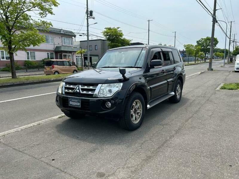MITSUBISHI PAJERO