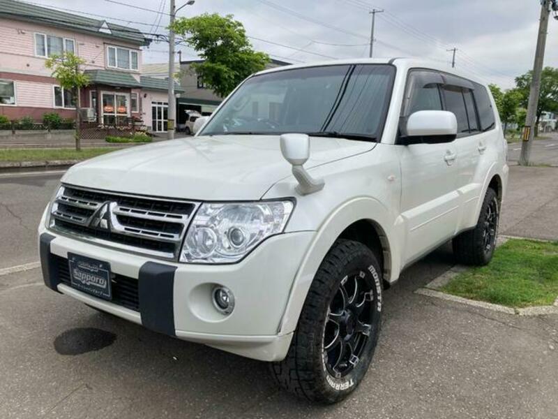 MITSUBISHI PAJERO