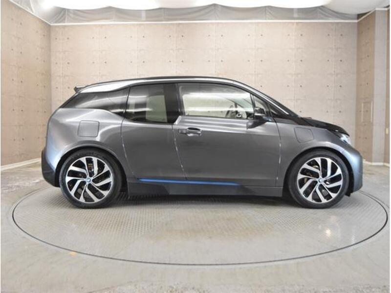i3