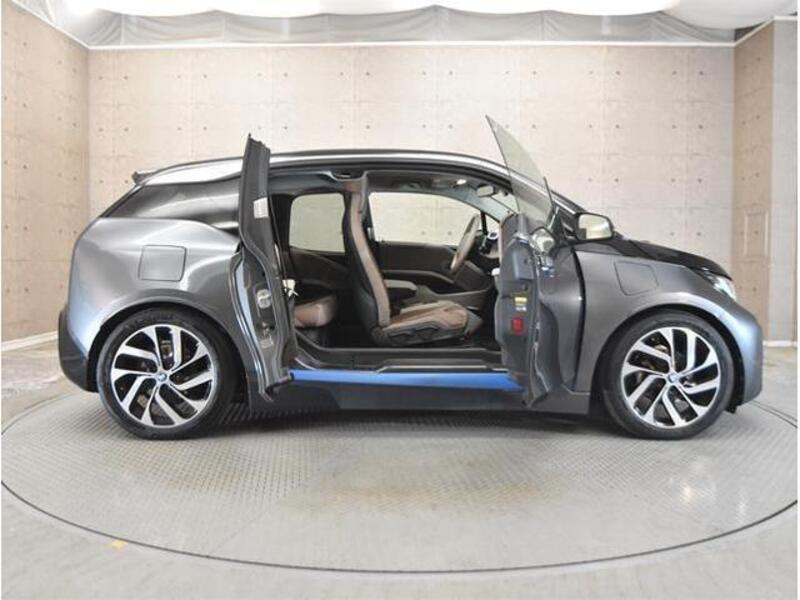 i3