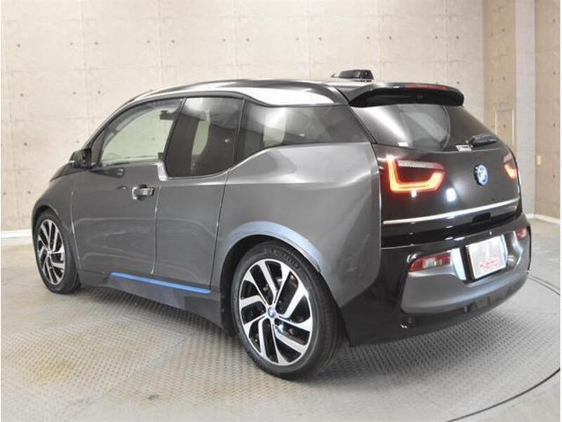 i3