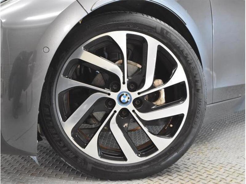 i3