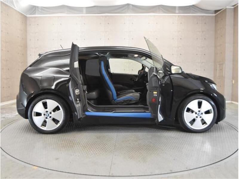 i3