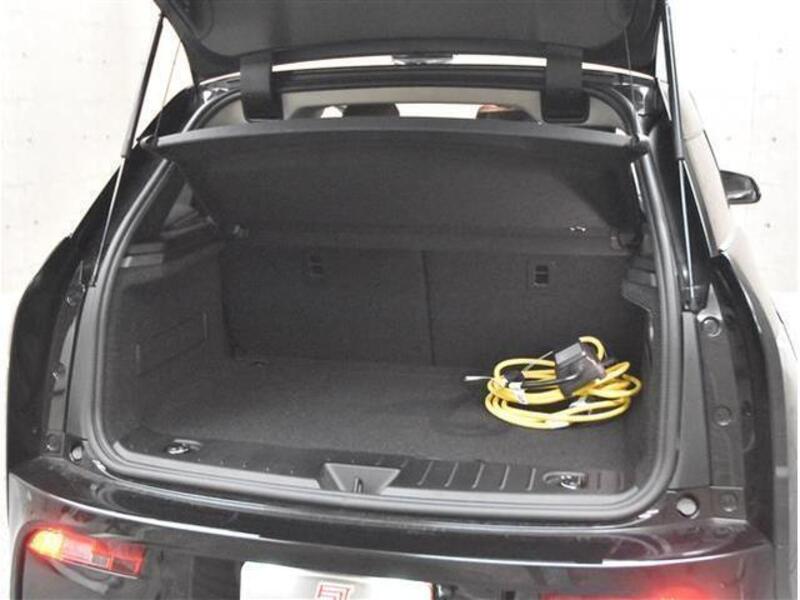 i3