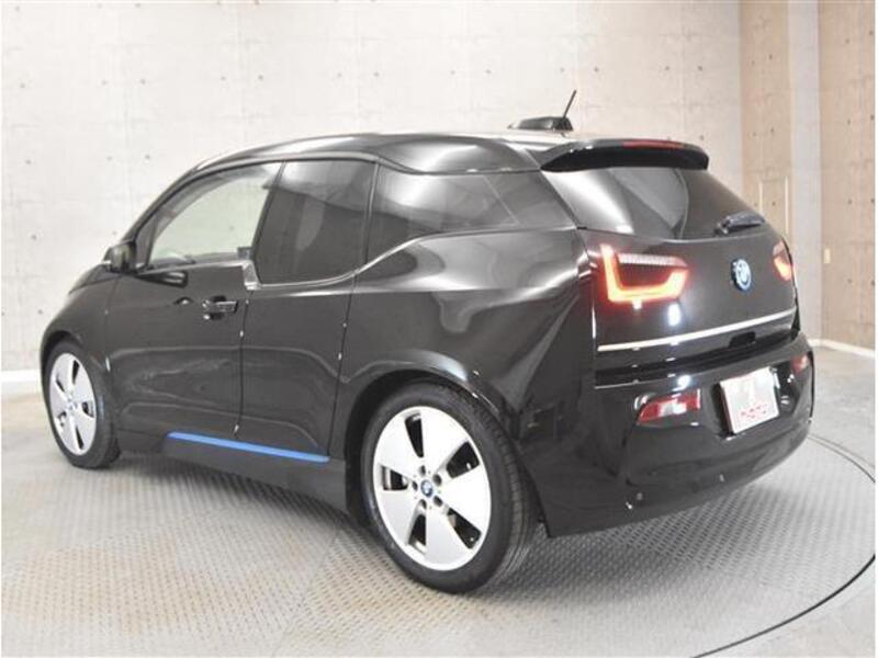 i3