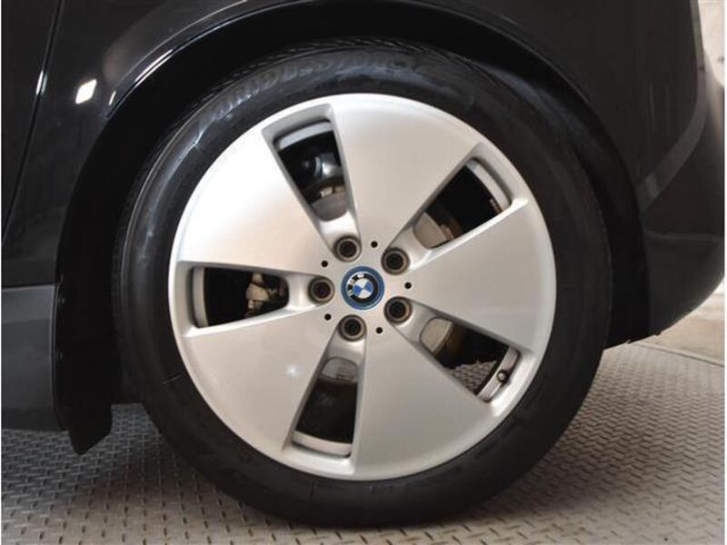 i3