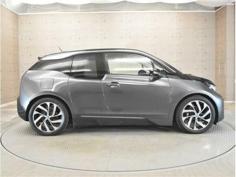 i3