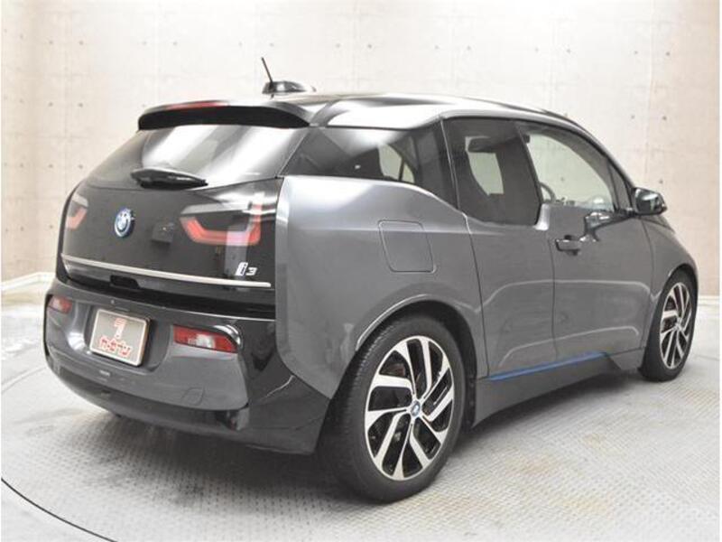 i3
