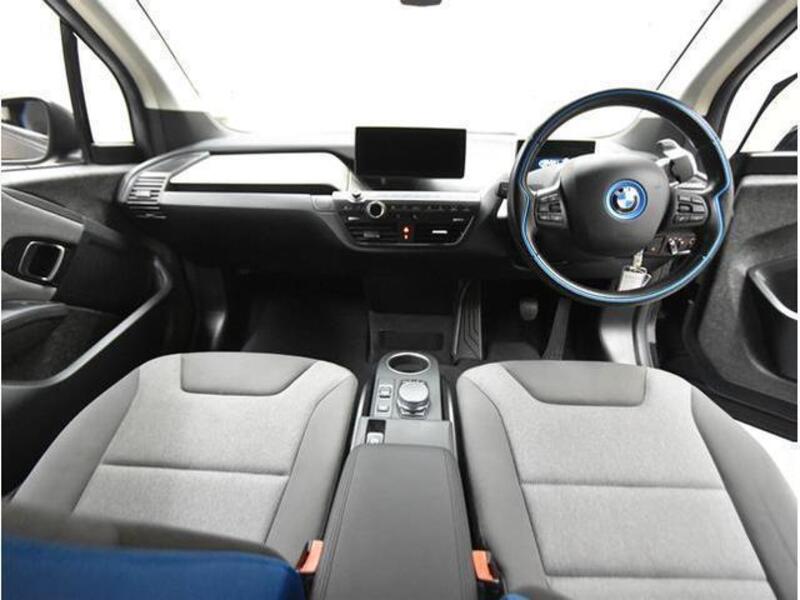 i3