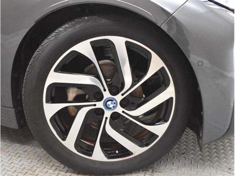 i3