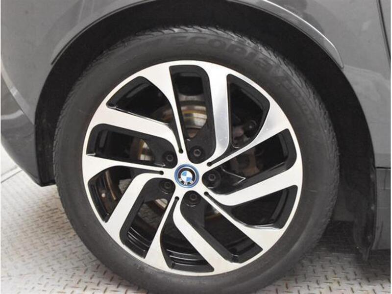 i3
