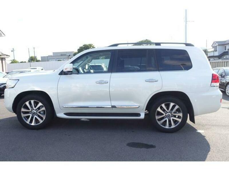 LAND CRUISER