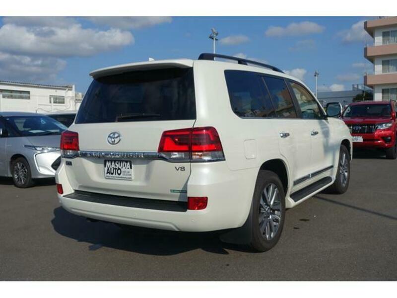 LAND CRUISER