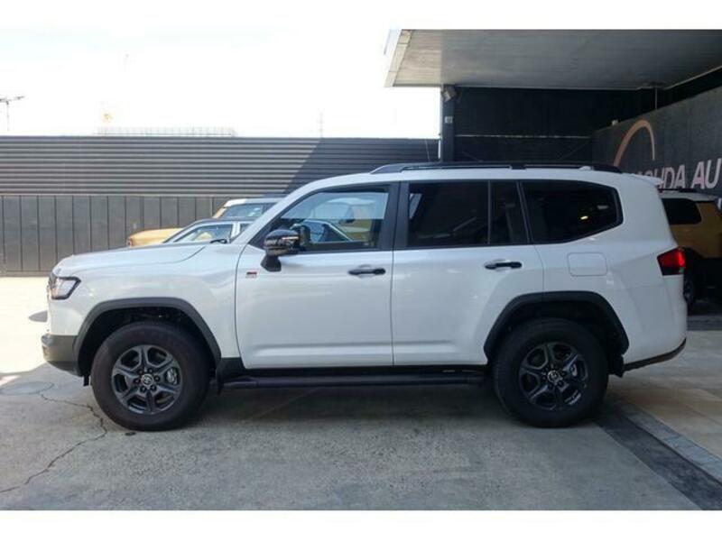 LAND CRUISER
