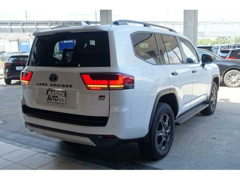 LAND CRUISER