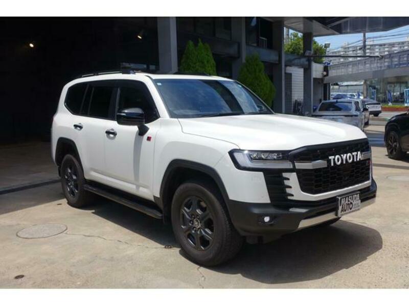 LAND CRUISER