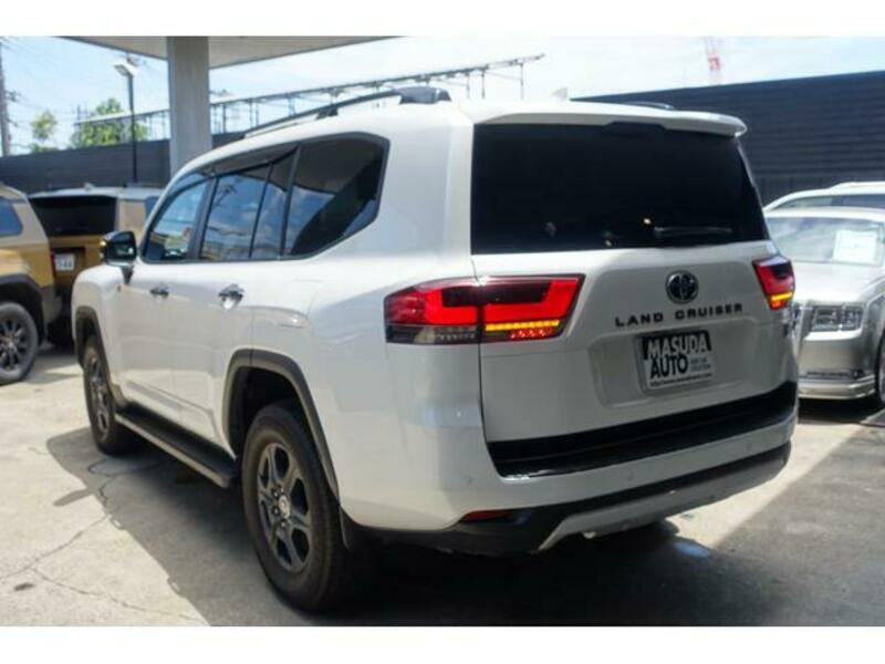 LAND CRUISER